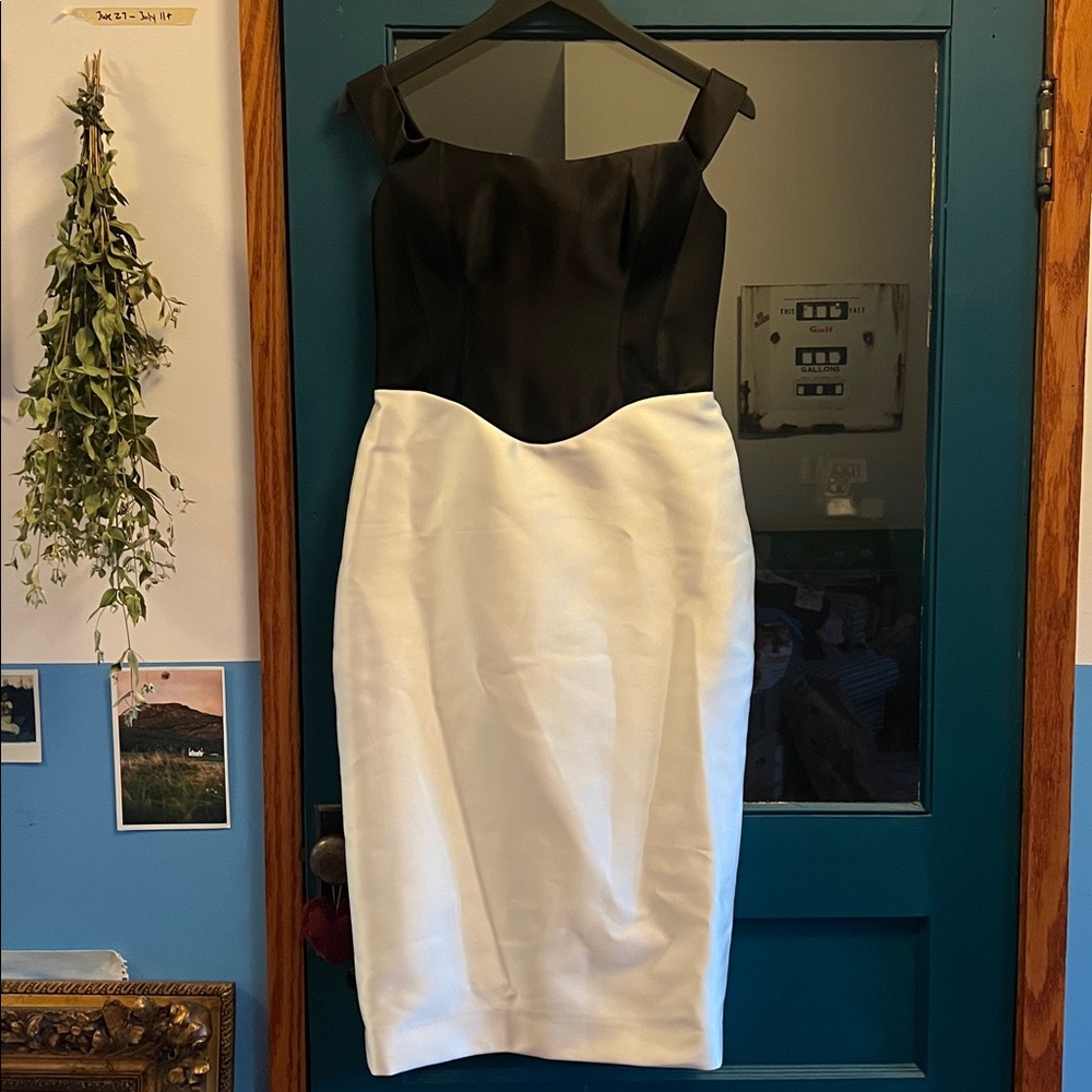 Elegant Black and White Strapless Dress
